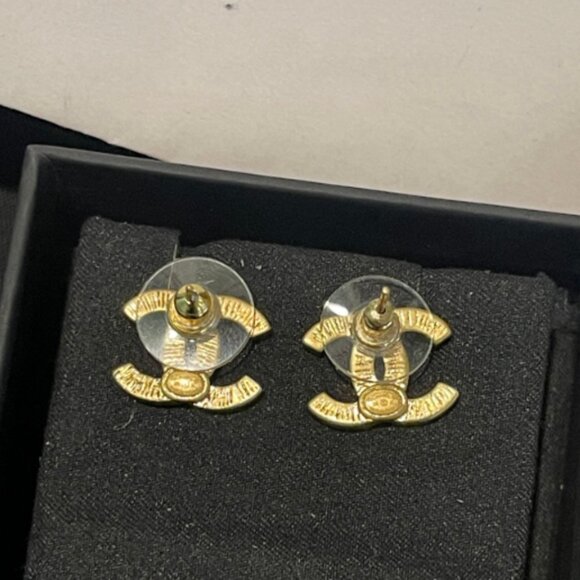 Chanel Fashion Earrings - Picture 5 of 5